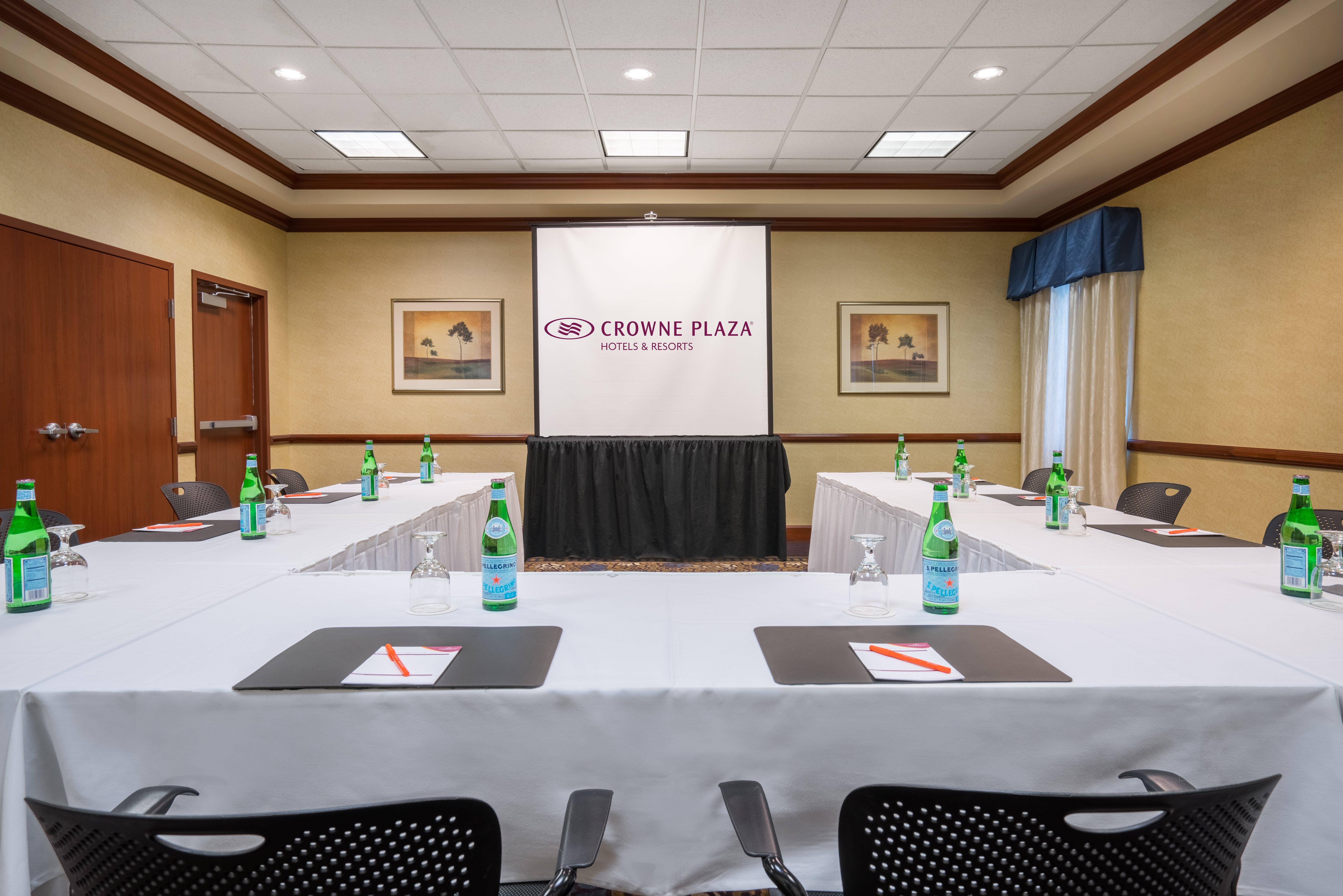 Mt. Lebanon Crowne Plaza Hotel And Suites Pittsburgh South By Ihg מראה חיצוני תמונה