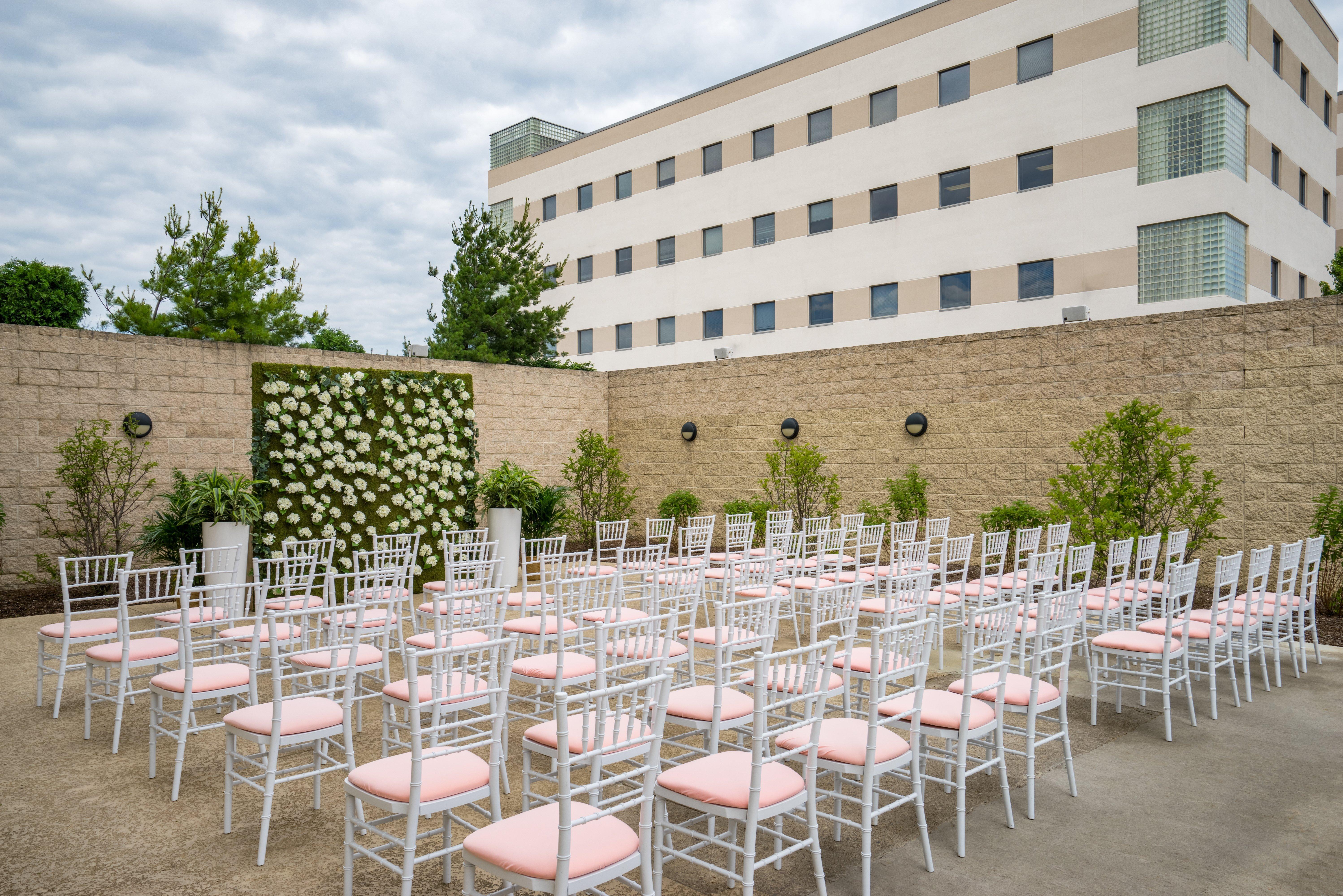 Mt. Lebanon Crowne Plaza Hotel And Suites Pittsburgh South By Ihg מראה חיצוני תמונה