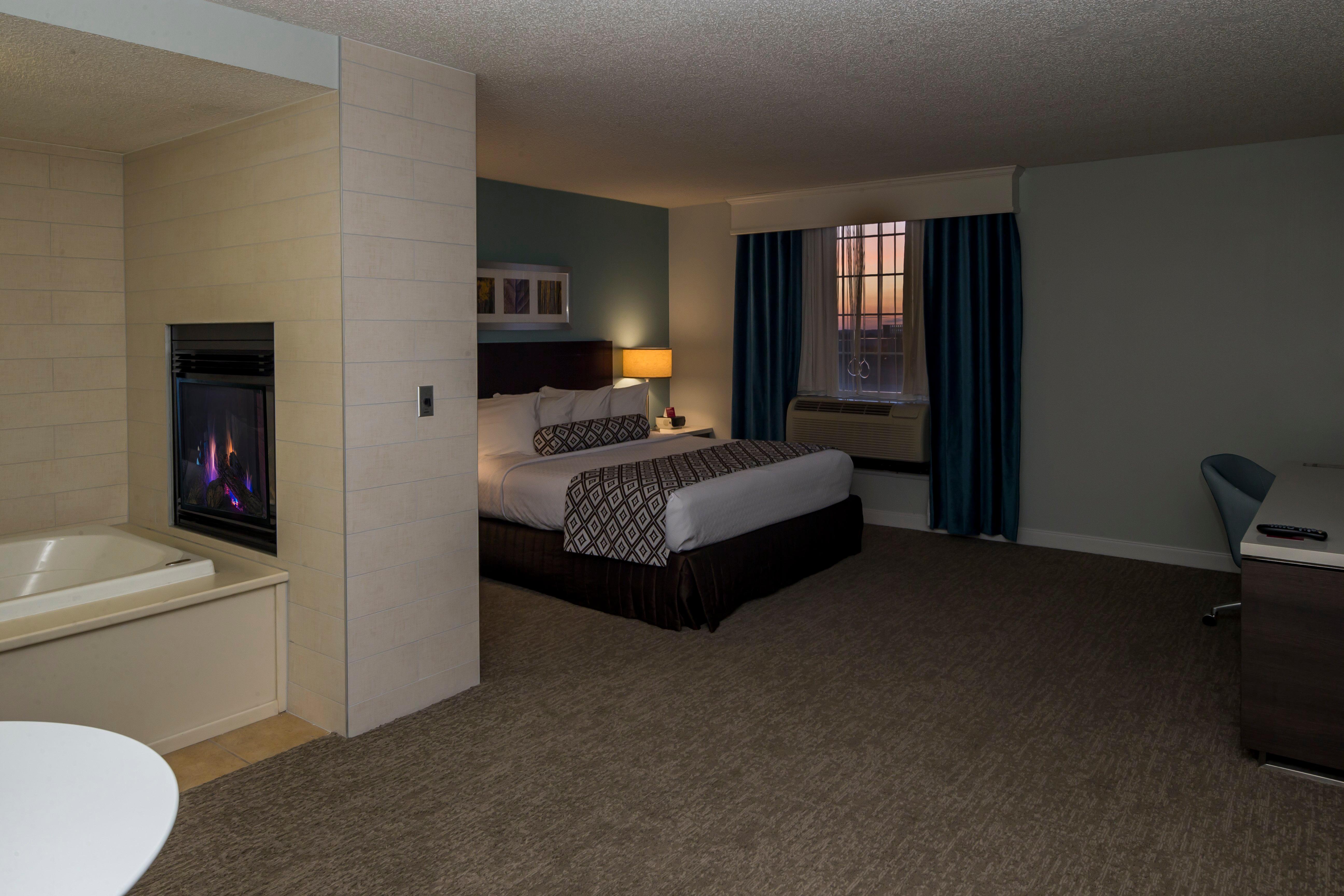 Mt. Lebanon Crowne Plaza Hotel And Suites Pittsburgh South By Ihg מראה חיצוני תמונה