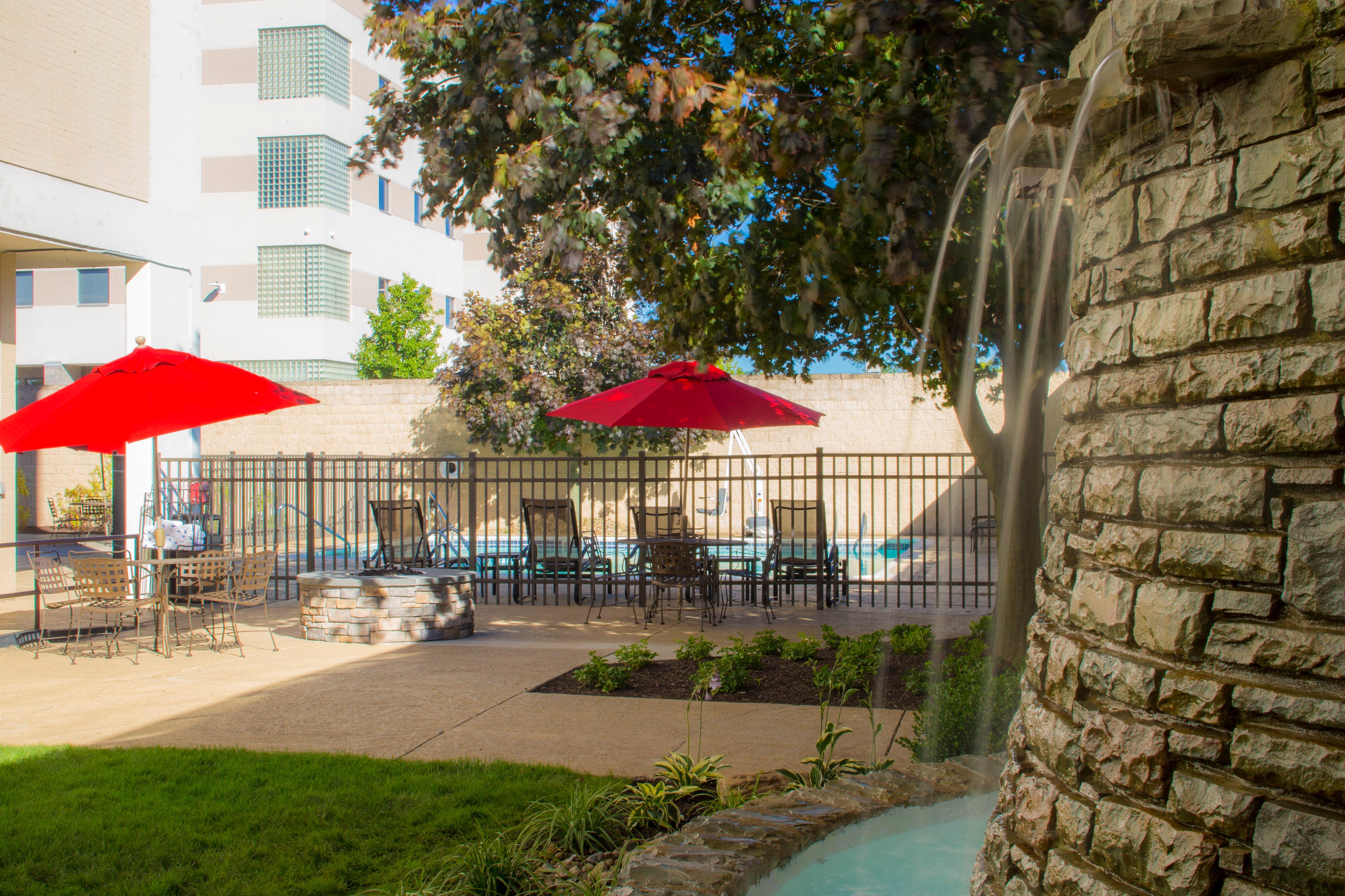 Mt. Lebanon Crowne Plaza Hotel And Suites Pittsburgh South By Ihg מראה חיצוני תמונה